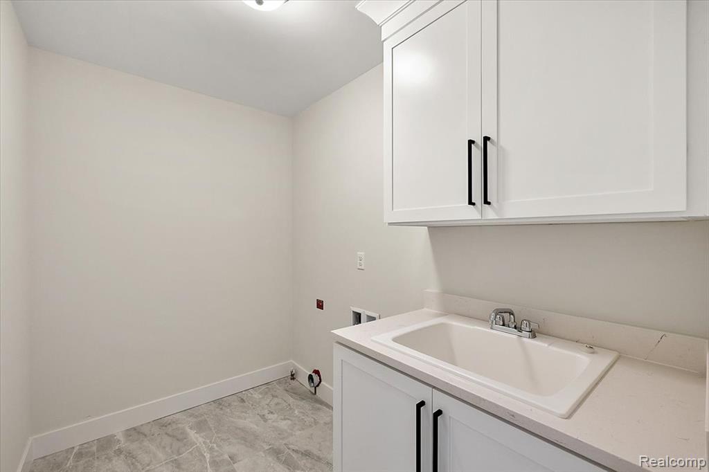 50318 Mistwood Drive, Macomb, MI 48042 — Photo 43