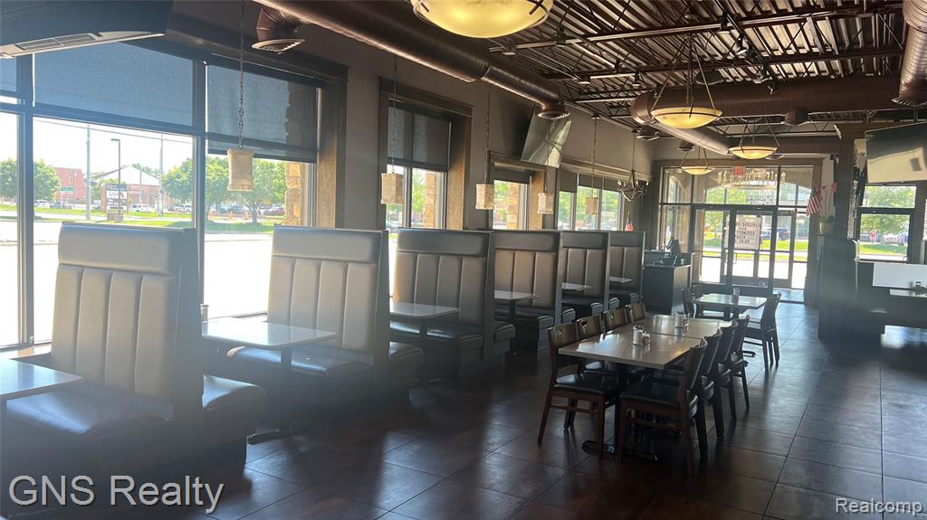 3364 Rochester Rd, Troy, MI 48083 — Photo 11