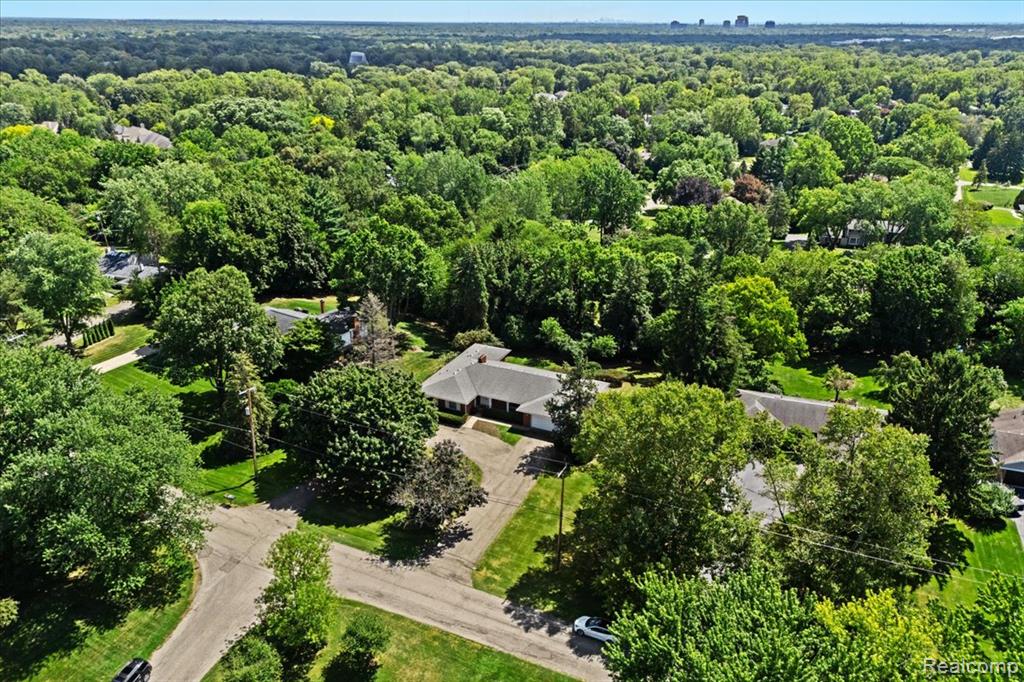 4401 Chisholm Trail Trail, Bloomfield Hills, MI 48301 — Photo 31