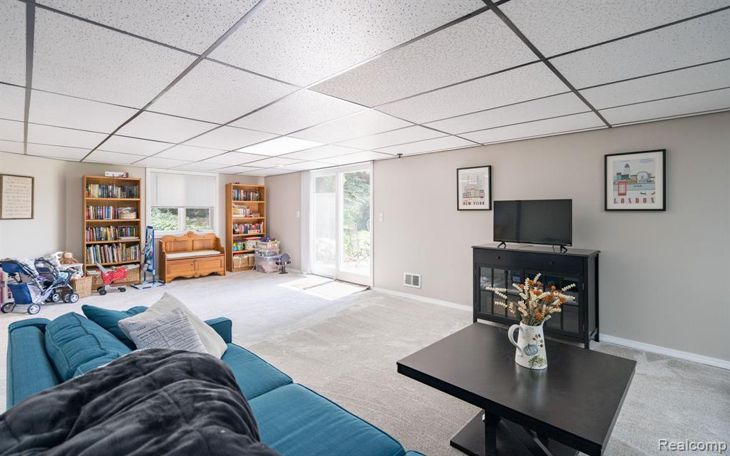 4096 Villager Dr Drive, Lake Orion, MI — Photo 37
