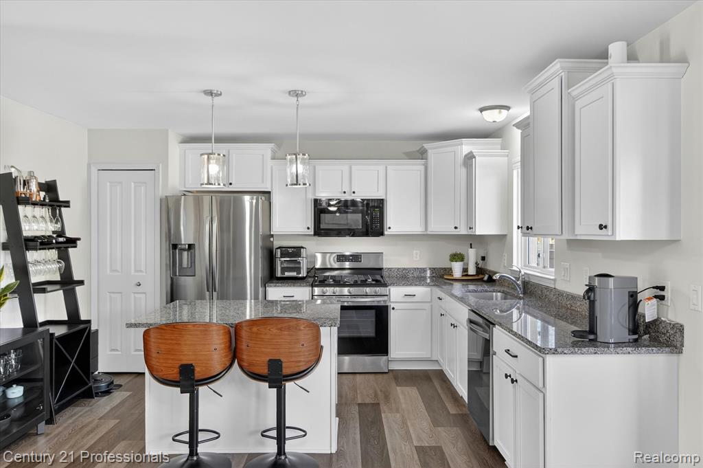 8871 Dover Court, Livonia, MI 48150 — Photo 11