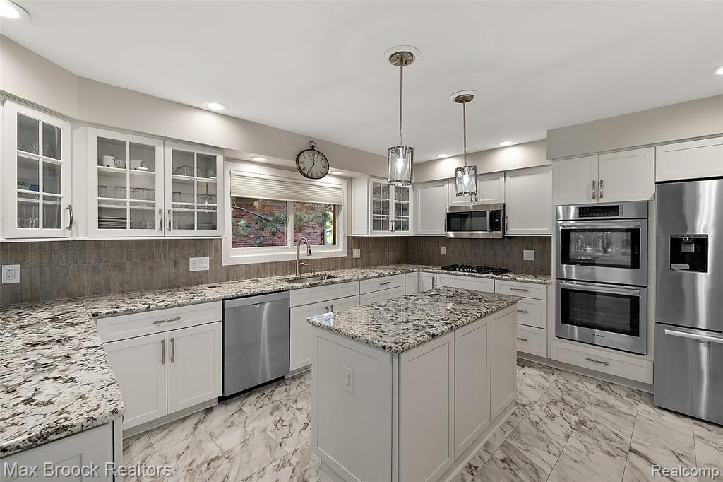3673 York Court, Bloomfield Hills, MI 48301 — Photo 7
