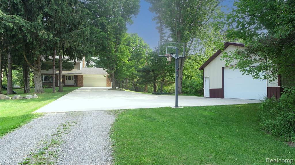 5836 Ewalt Road, Imlay City, MI 48444 — Photo 5