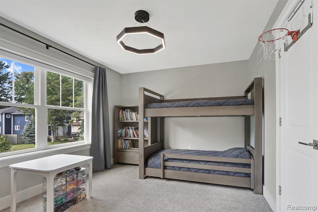 902 FERNWOOD Road, Royal Oak, MI 48067 — Photo 31