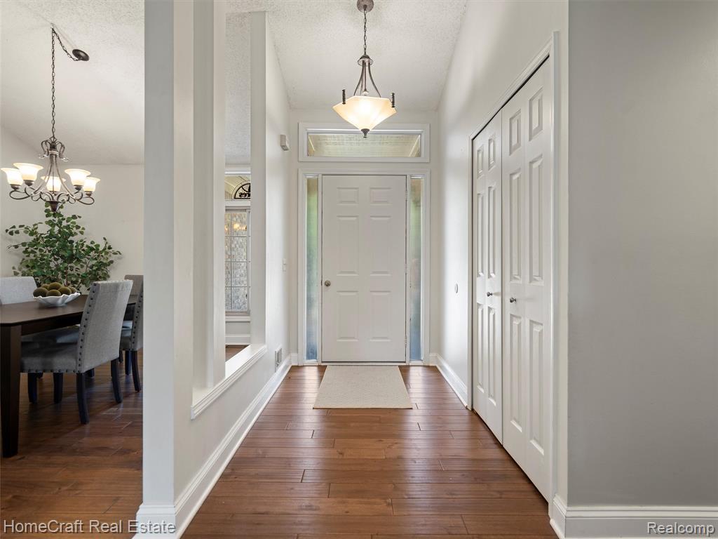 45019 MIDDLEBURY Court, Canton, MI 48188 — Photo 3