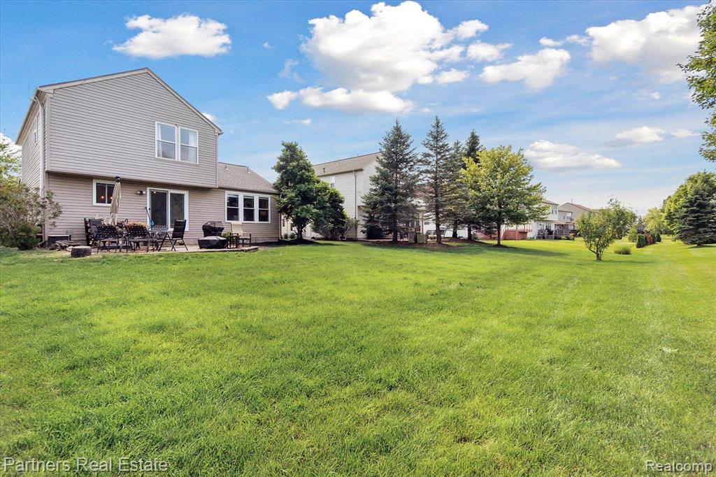 9955 W Avondale Circle, Ypsilanti, MI 48198 — Photo 35