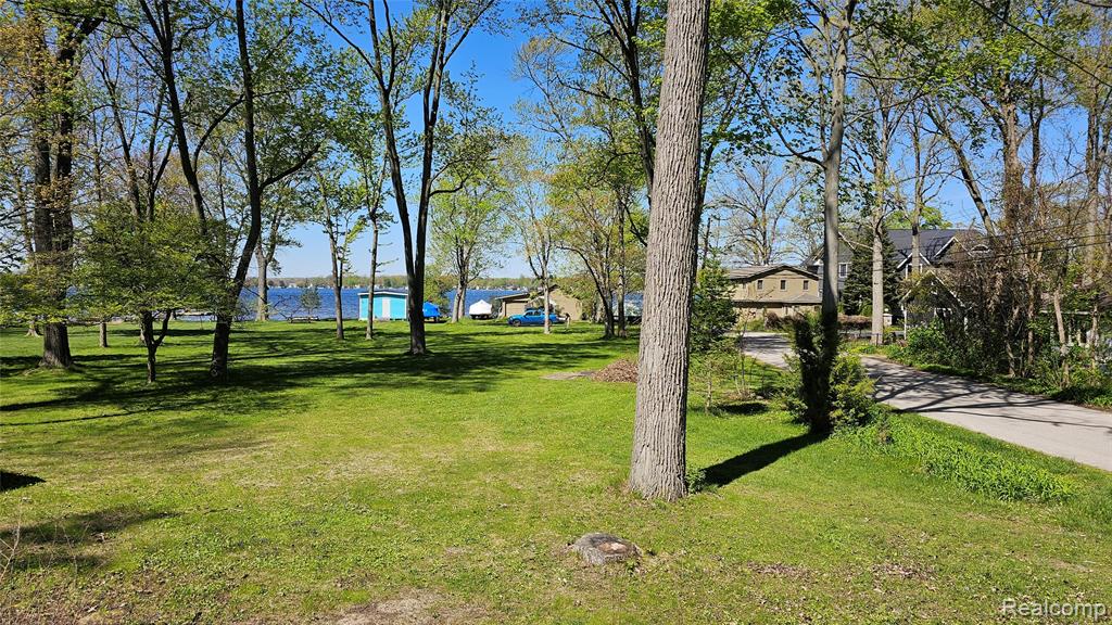 9847 Portage Lake Avenue, Pinckney, MI 48169 — Photo 23