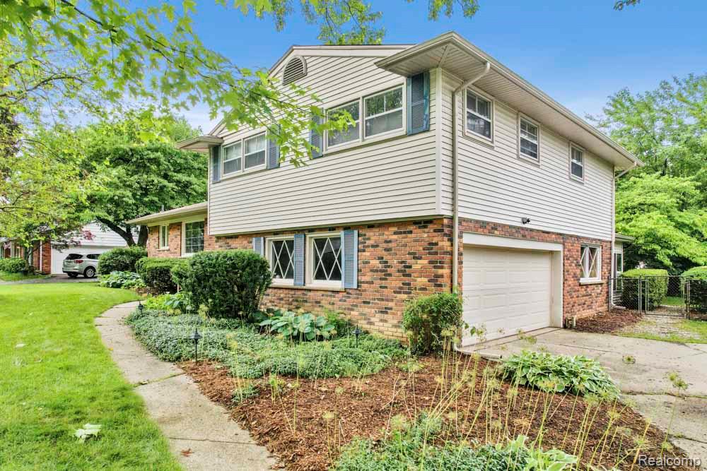 6672 Timber Ridge Drive, Bloomfield Hills, MI 48301 — Photo 34