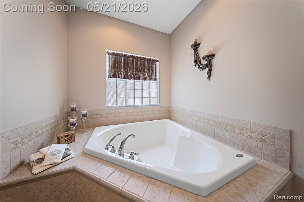8425 Grays Drive, Grosse Ile, MI 48138 — Photo 26