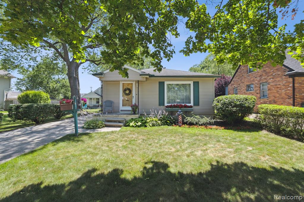 543 Broadacre Avenue, Clawson, MI — front exterior