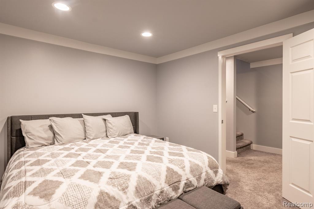 9595 NEUMANN Circle, Ypsilanti, MI 48197 — Photo 45