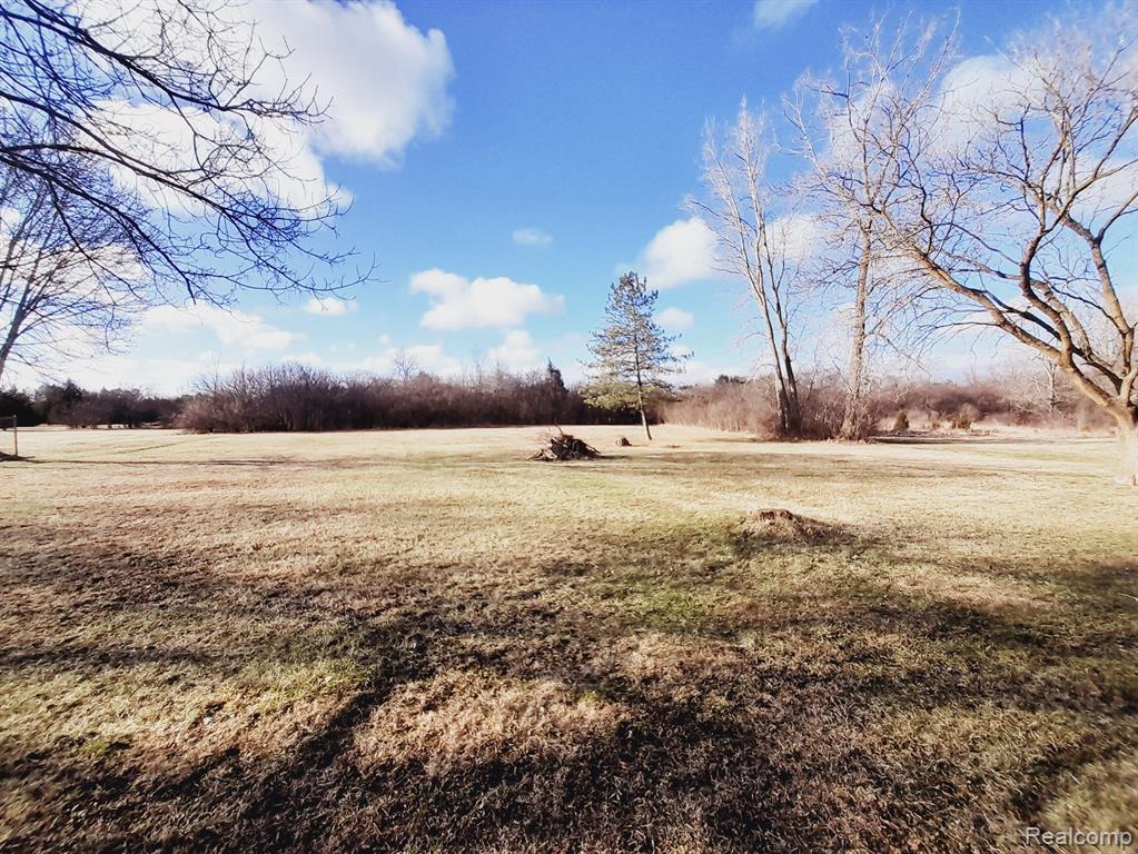 4098 E CARPENTER Road, Flint, MI 48506 — Photo 25