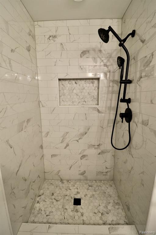 521 MULBERRY Street, Wyandotte, MI 48192 — Photo 11