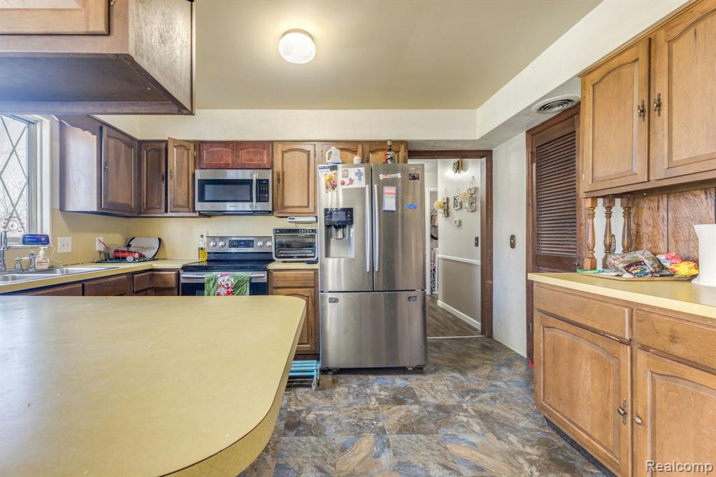 4050 DEVONSHIRE Road, Fort Gratiot, MI 48059 — Photo 8