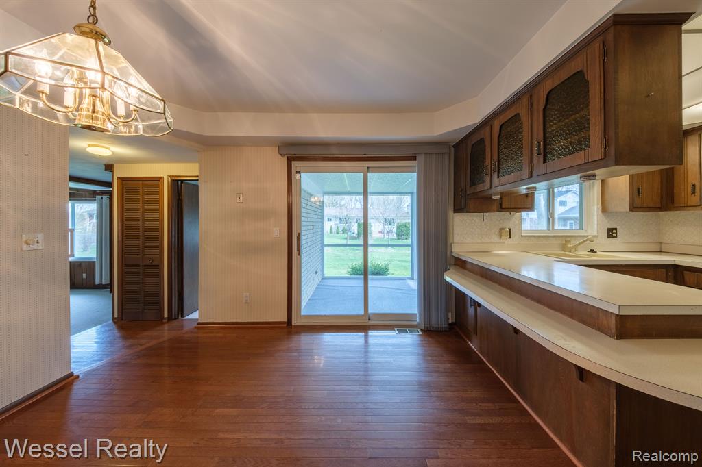 6769 DONNYBROOK Drive, Shelby Twp, MI 48316 — Photo 11