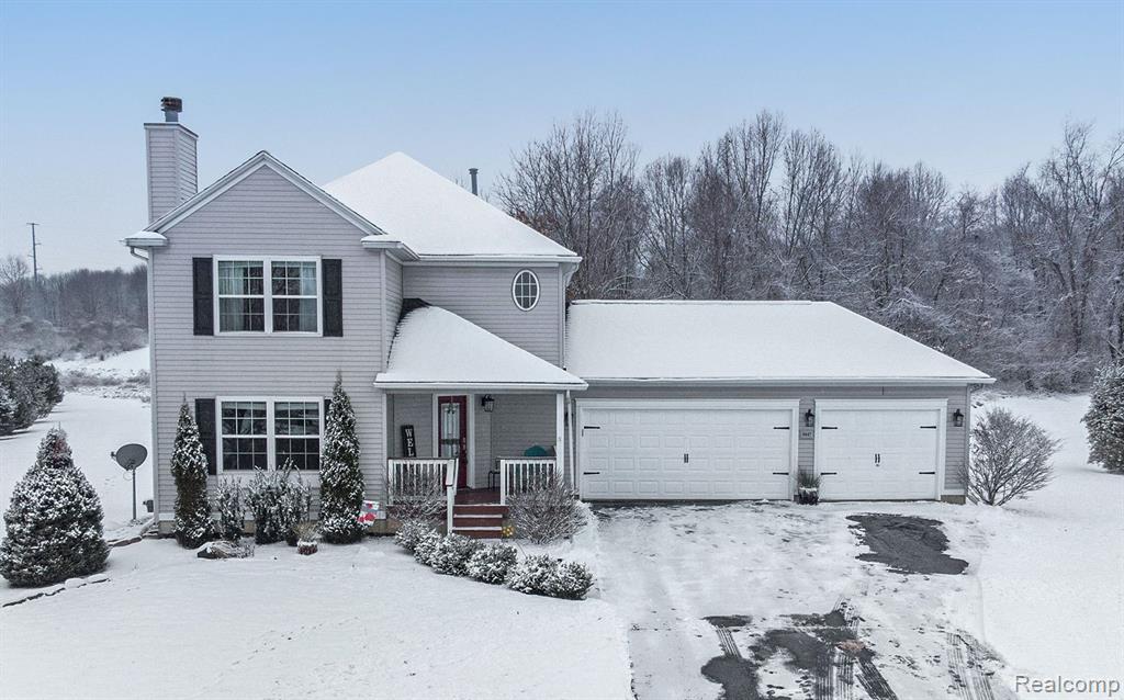 9447 APPLE Court, Fenton, MI 48430 — front exterior