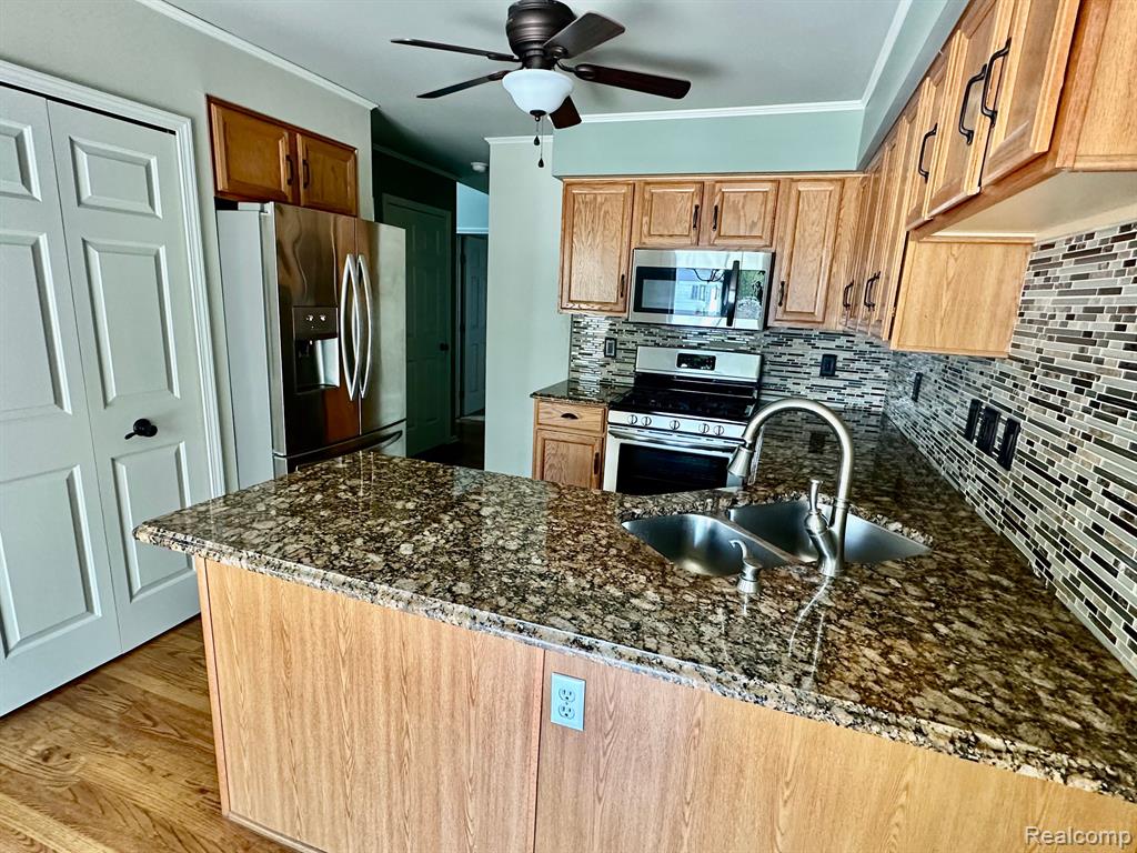 1900 HAWKS NEST Court, 60, Canton, MI 48188 — Photo 11