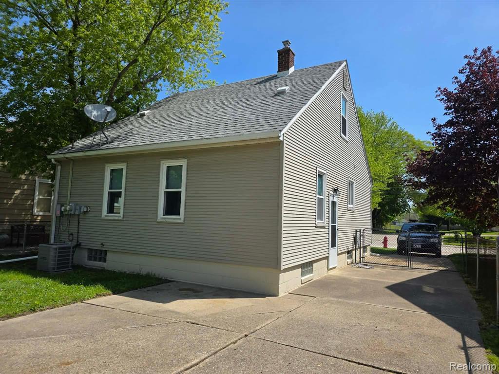 29571 Kelly Road, Roseville, MI 48066 — Photo 27