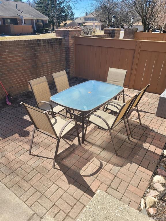 22264 PONDVIEW, 18, Novi, MI — Photo 3