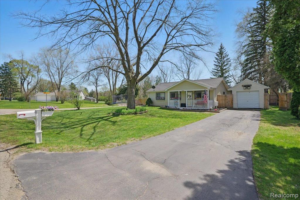 7003 TAPPON Drive, Clarkston, MI — Photo 2
