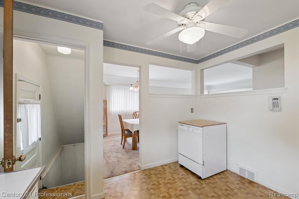 9022 Winston, Redford, MI 48239 — Photo 15