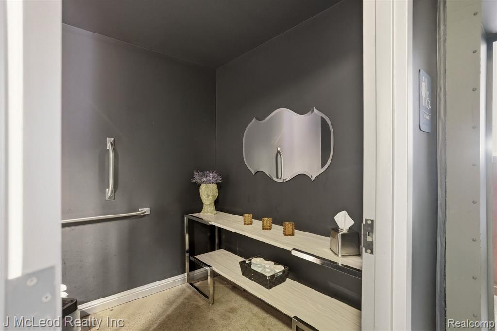 635 S Saginaw Street, Flint, MI 48502 — Photo 37