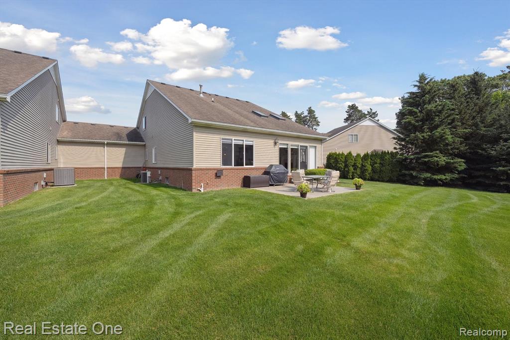 446 Delmar Court, Highland, MI — Photo 49