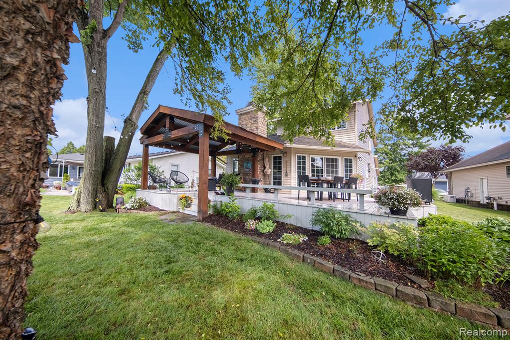 4106 Shoreview Lane, Whitmore Lake, MI 48189 — front exterior