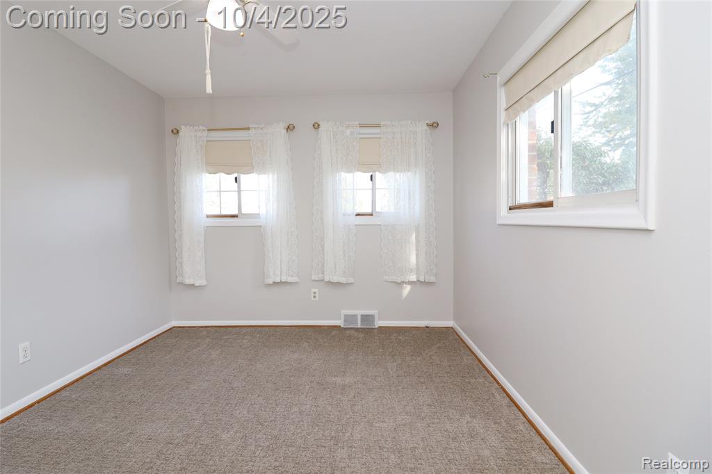 939 Deering Street, Garden City, MI — Photo 17
