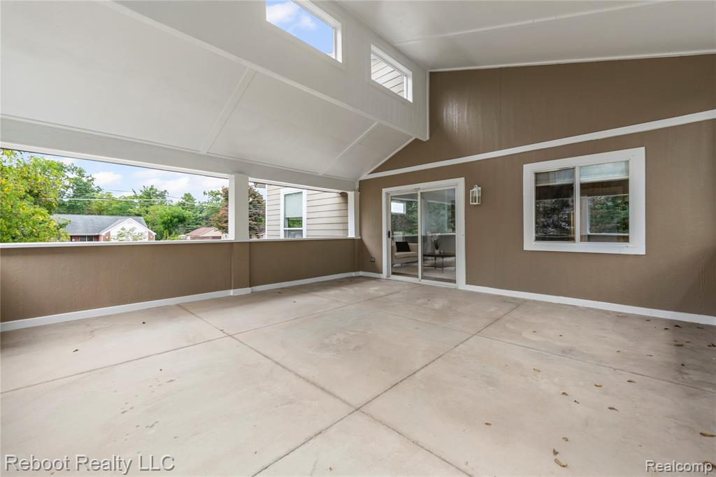 5322 Clintonville Road, Clarkston, MI — Photo 9