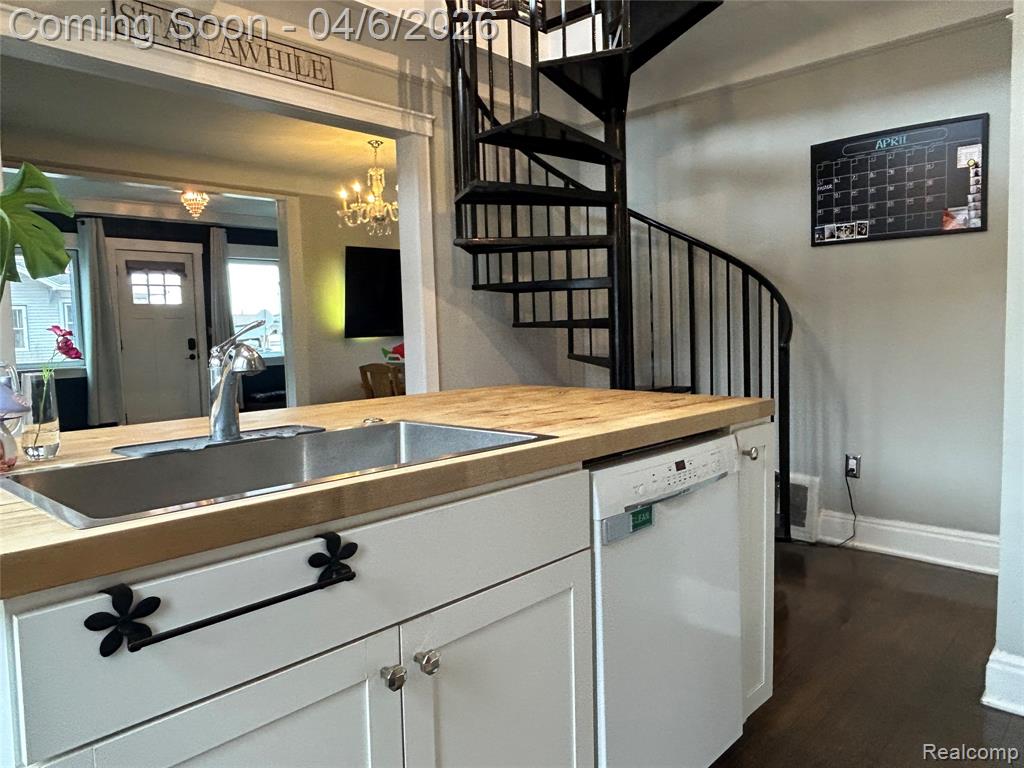 3051 Kenrick Street, Keego Harbor, MI 48320 — Photo 13