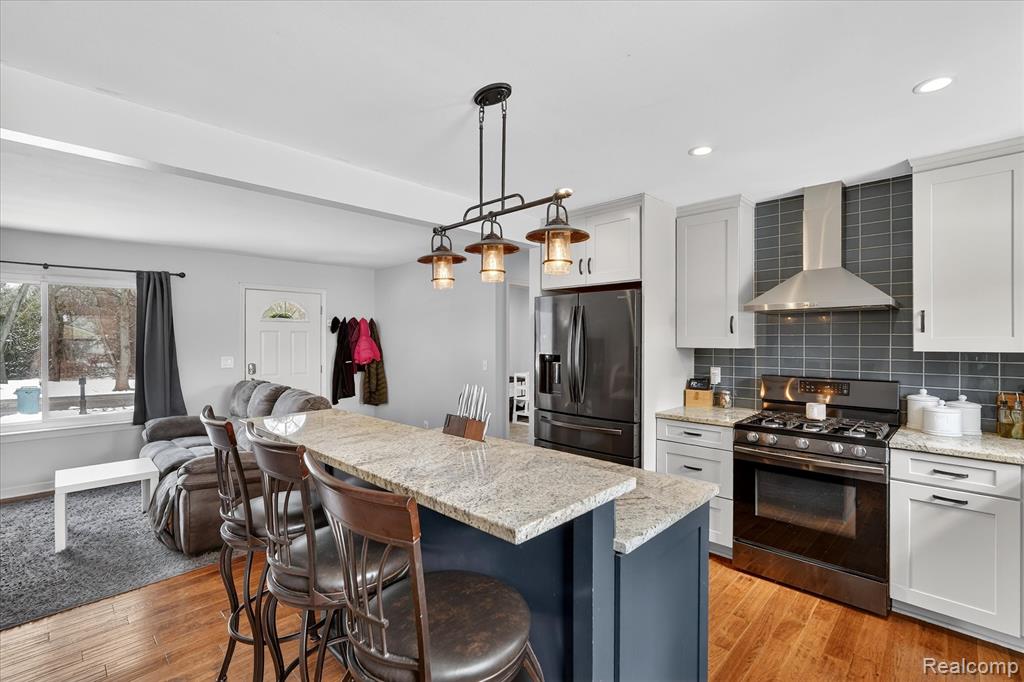743 Dunreath Street, Walled Lake, MI 48390 — Photo 12