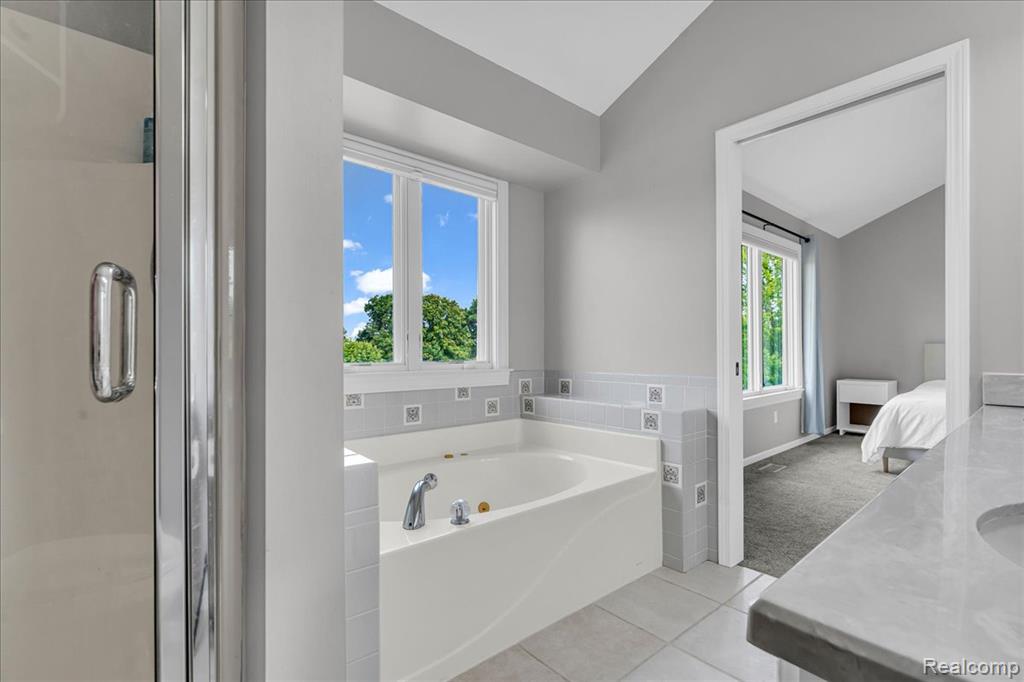 8327 Parkside Drive, Grand Blanc, MI 48439 — Photo 27