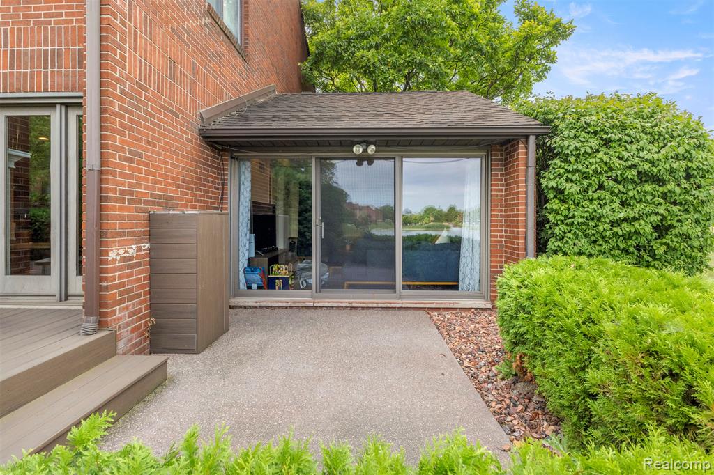 3011 Lindenwood Drive, Dearborn, MI 48120 — Photo 36