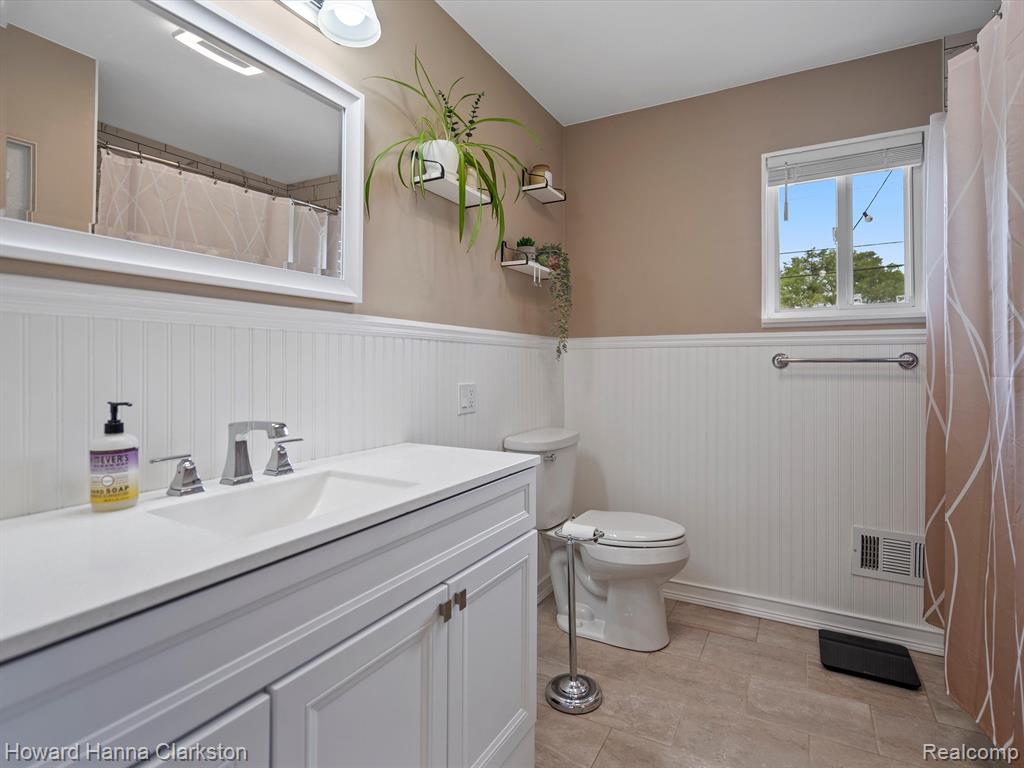 7171 Clintonville Road, Clarkston, MI 48348 — Photo 17