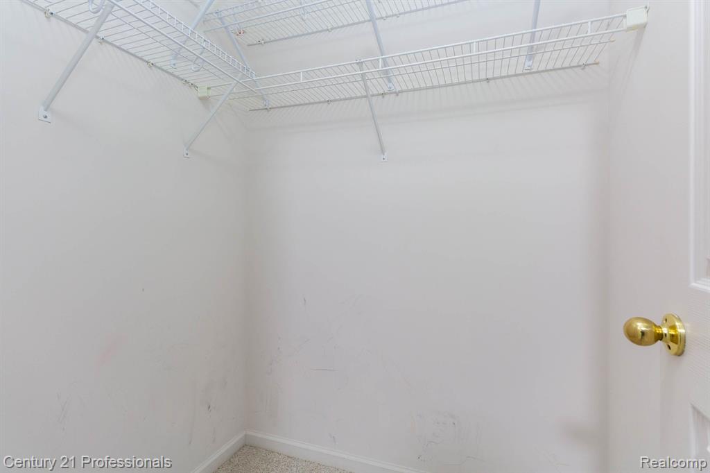 798 SANDALWOOD Drive, Troy, MI 48085 — Photo 25