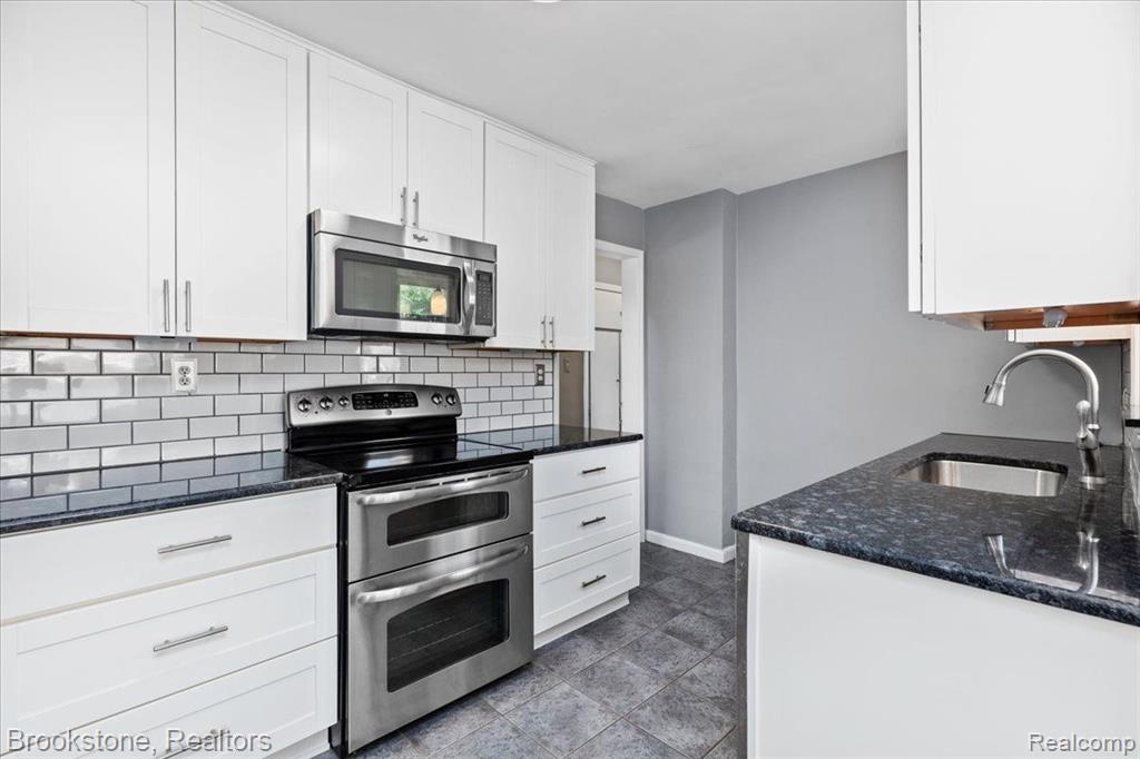 516 N EDGEWORTH Avenue, Royal Oak, MI 48067 — Photo 18