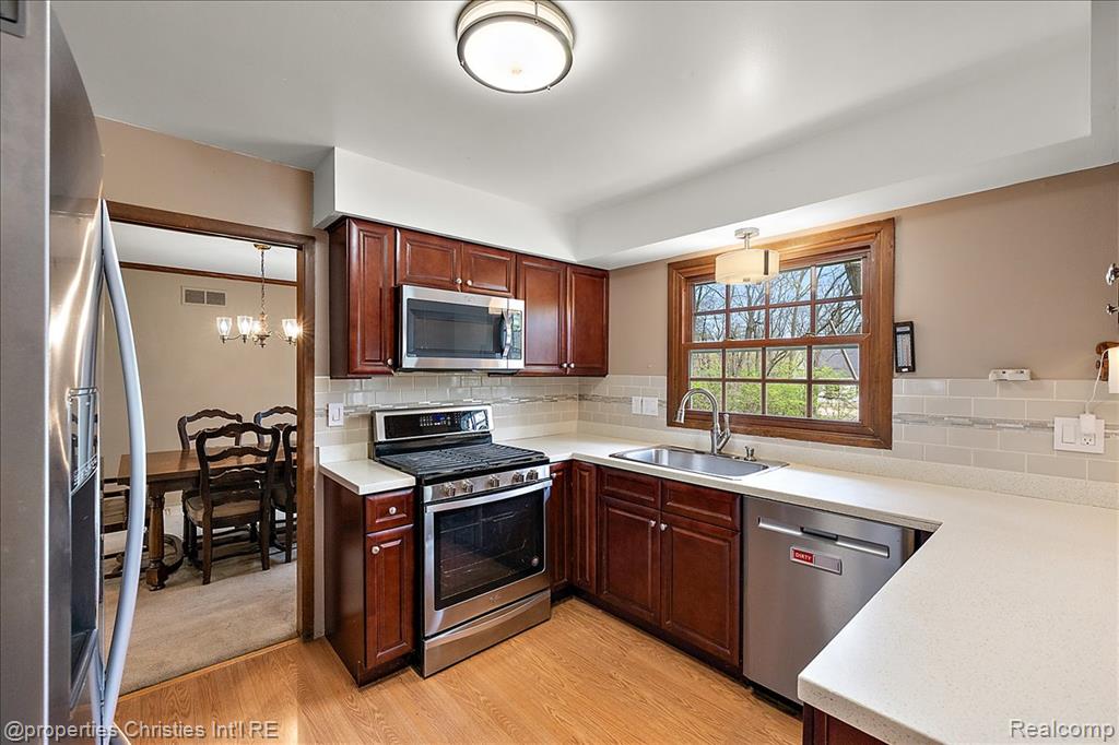41501 Ladywood Court, Northville, MI 48168 — Photo 11