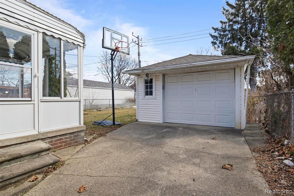 7000 N LAFAYETTE Street, Dearborn Heights, MI 48127 — Photo 25
