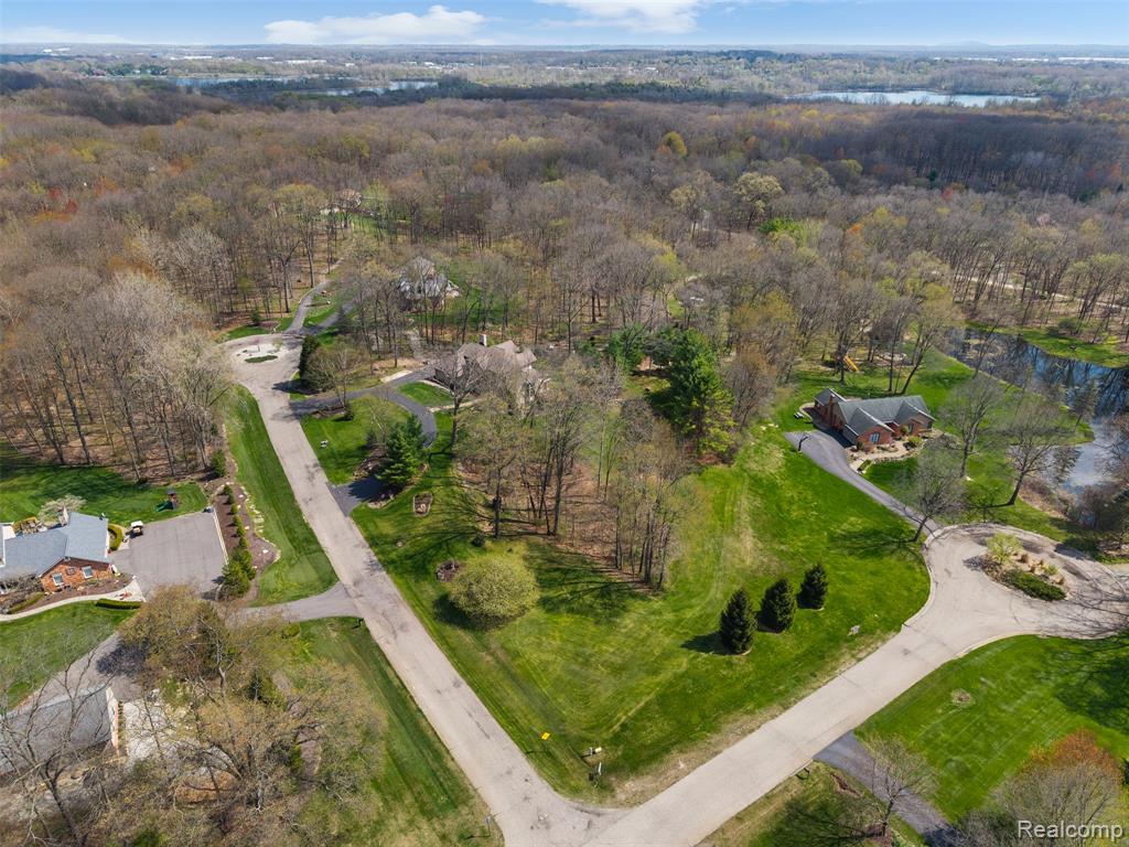 561 Valley Drive, Milford, MI 48381 — Photo 67