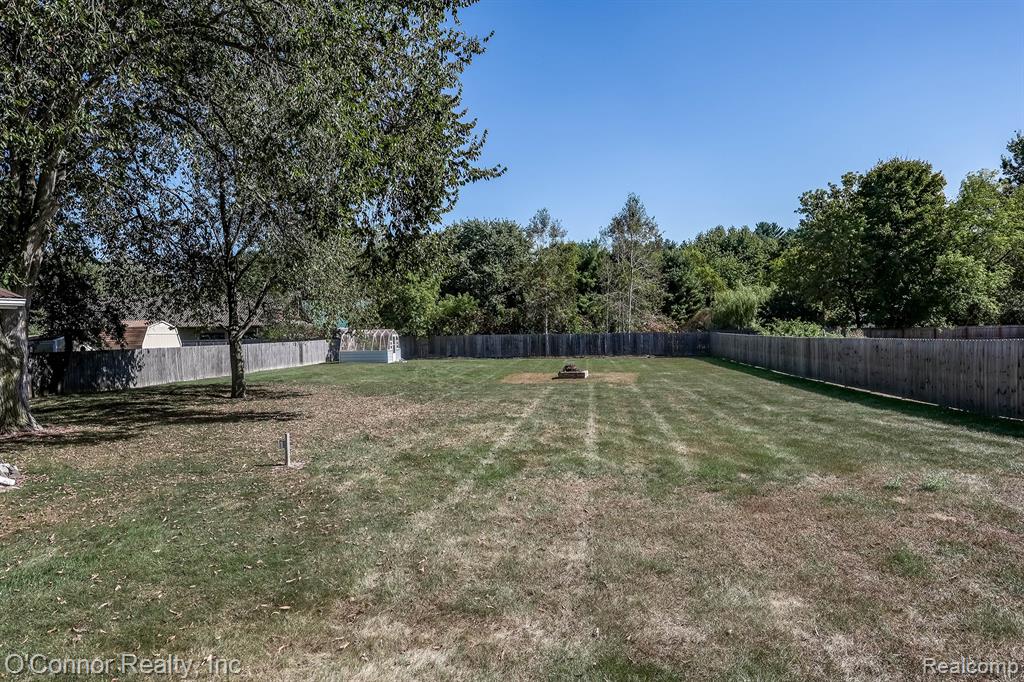 3082 Stoneybrook Lane, Port Huron, MI 48060 — Photo 28
