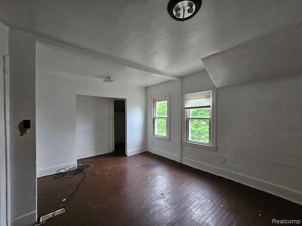 10126 WOODLAWN Street, Detroit, MI 48213 — Photo 20