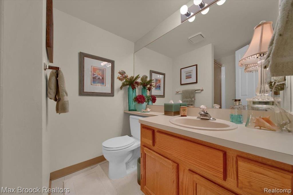 38750 CHESSINGTON, Farmington Hills, MI 48331 — Photo 23