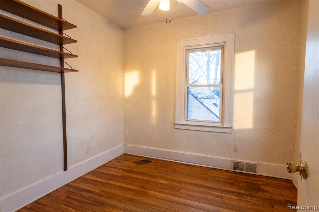 418 W Woodruff Avenue, Hazel Park, MI 48030 — Photo 17