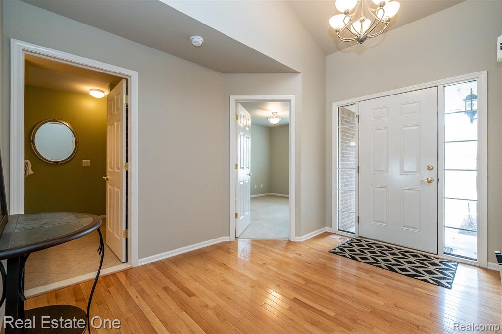 8113 SUTTON Court, White Lake, MI — Photo 4