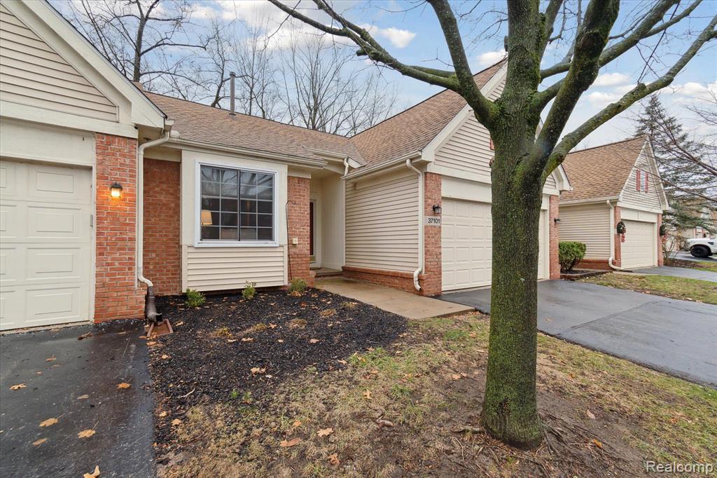 37101 AMHURST Drive, Westland, MI — Photo 2