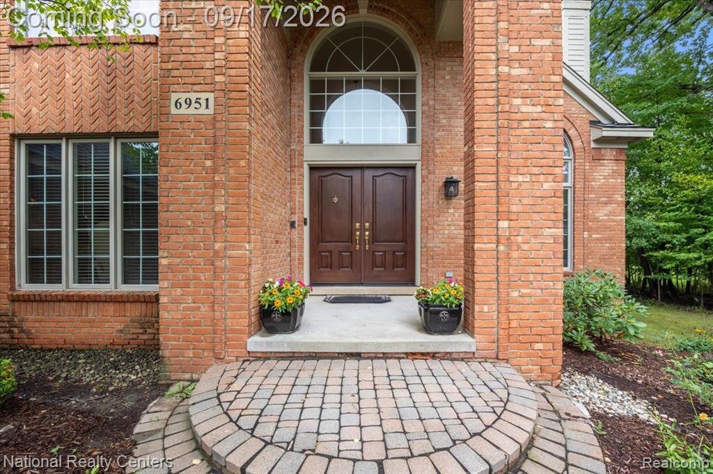 6951 Brook Hollow Court - Photo 2