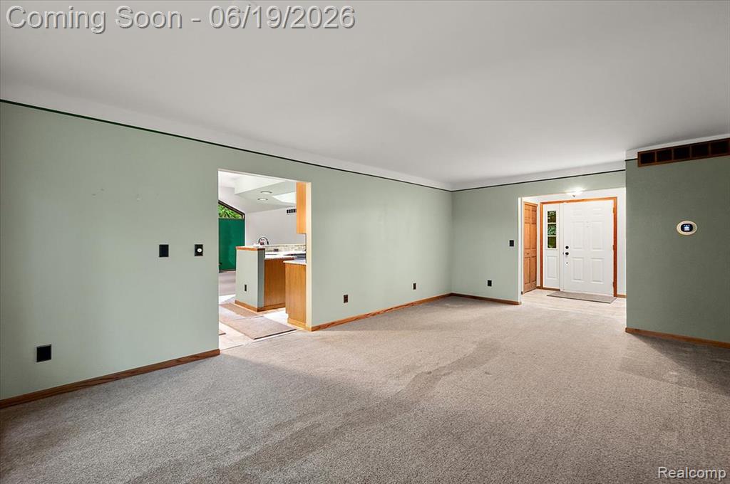 670 Rolling Acres Drive, Ortonville, MI 48462 — Photo 13