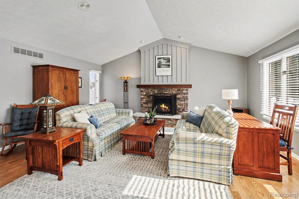 8620 Southridge Drive, Howell, MI 48843 — Photo 11