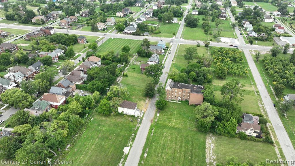 10921 E Jefferson Avenue, Detroit, MI 48214 — Photo 9